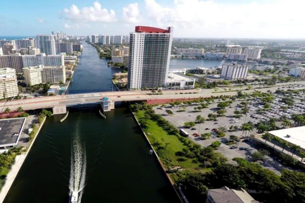 Miami Beach 1B/1B Incredible View Apartment With Kitchen ハランデール・ビーチ エクステリア 写真