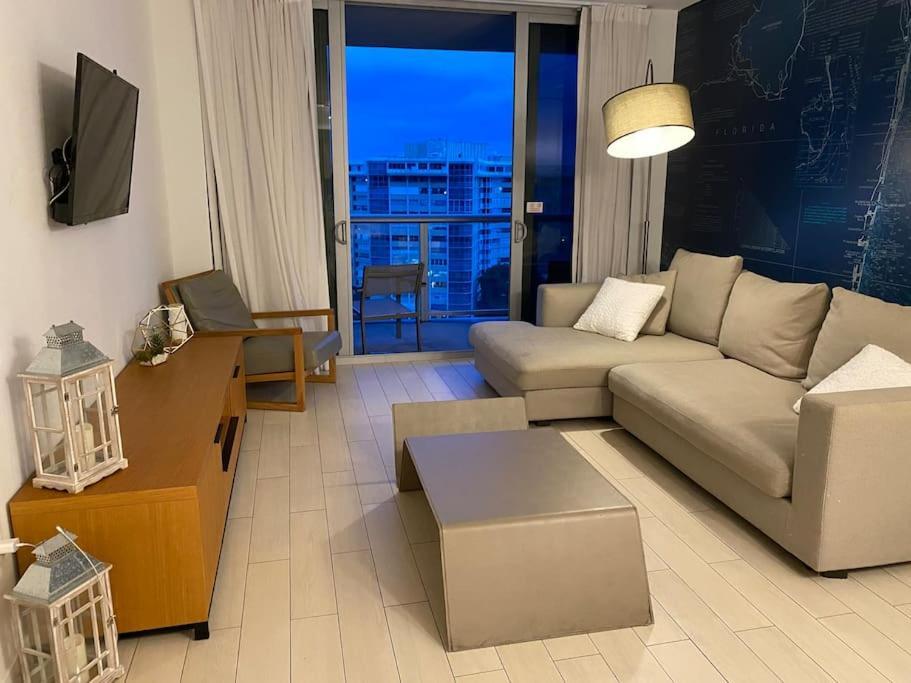 Miami Beach 1B/1B Incredible View Apartment With Kitchen ハランデール・ビーチ エクステリア 写真